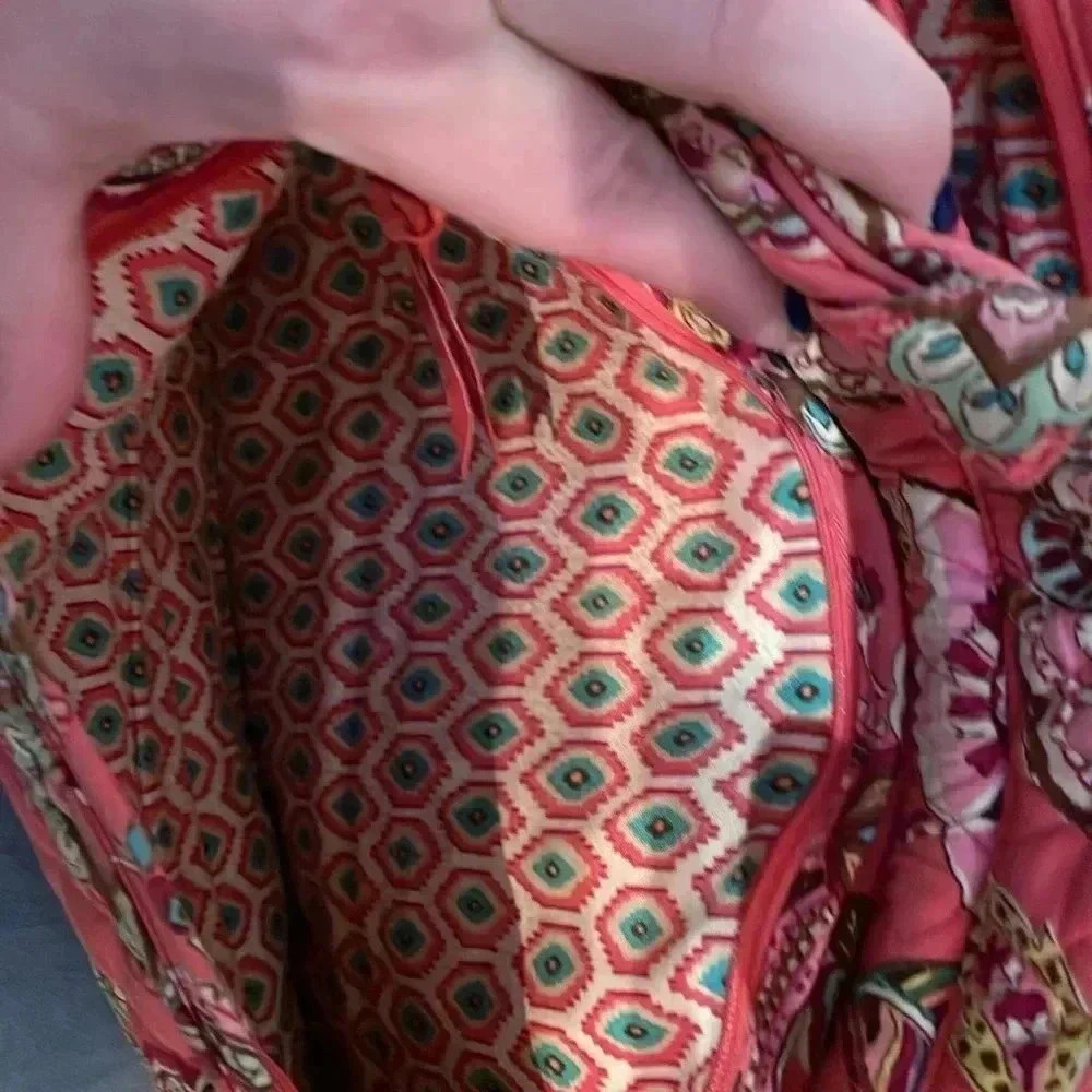 Vera Bradley-Pink Weekender - Picture 3 of 9